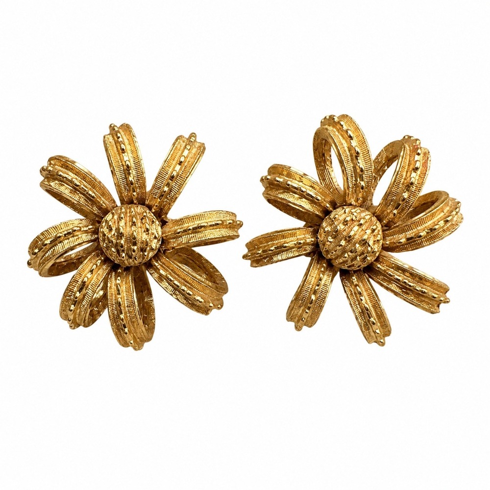 Vintage Signed Coro Gold Tone Dimensional Flower Clip-On Earrings